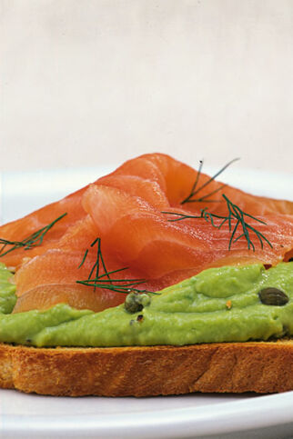 Avocado-Lachs-Toast