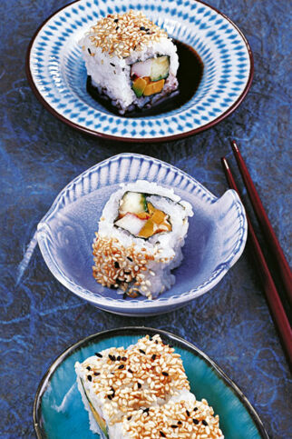 Ura-Maki mit Surimi Ura-Maki mit Surimi