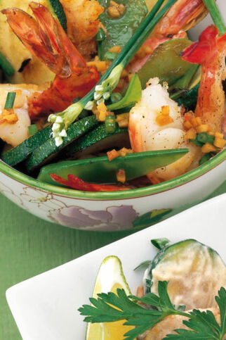 Zucchini-Garnelen-Wok mit Zuckerschoten Zucchini-Garnelen-Wok mit Zuckerschoten
