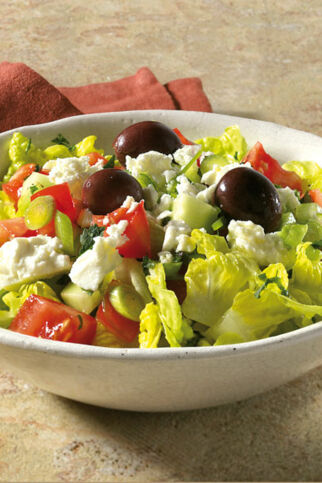 Türkischer Hirtensalat mit Frühlingszwiebeln