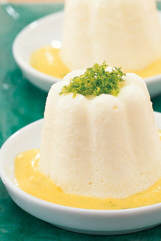 Kokosmousse mit Mangosauce