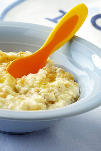 Banane-Hirse-Brei zum Löffeln Banane-Hirse-Brei zum Löffeln