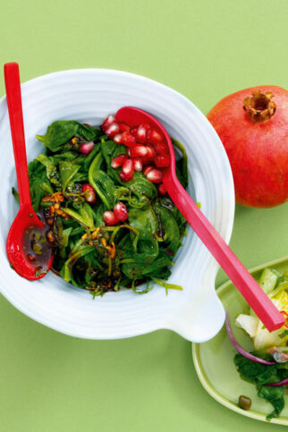 Spinat mit Granatapfelkernen Spinat mit Granatapfelkernen