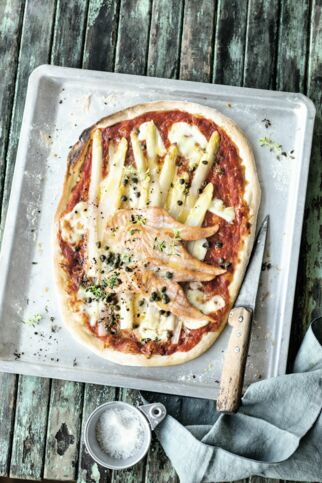 Lachs-Spargel-Pizza