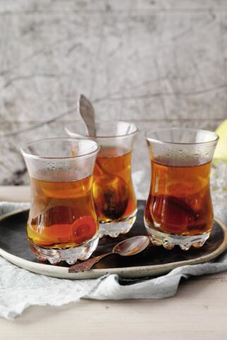 Kurkumatee mit Ingwer und Zitrone Kurkumatee mit Ingwer und Zitrone