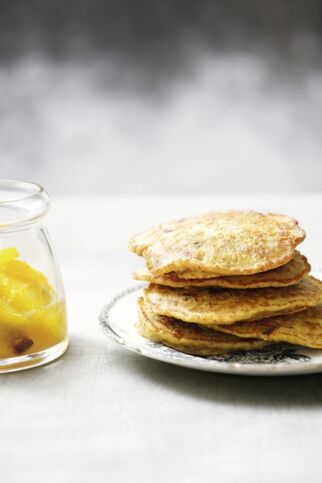 Pancakes mit Orangen-kompott Pancakes mit Orangen-kompott