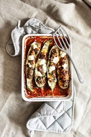 Zucchini-Schiffchen mit Hackfüllung Zucchini-Schiffchen mit Hackfüllung
