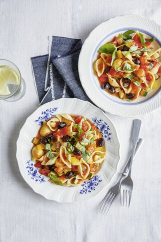 Ratatouille-Pasta mit Oliven Ratatouille-Pasta mit Oliven