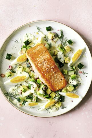 Avocado-Gurken-Salat mit Lachs Avocado-Gurken-Salat mit Lachs