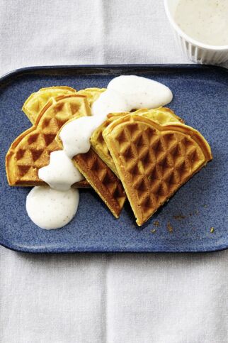 Apfelwaffeln mit Zimtjoghurt Apfelwaffeln mit Zimtjoghurt