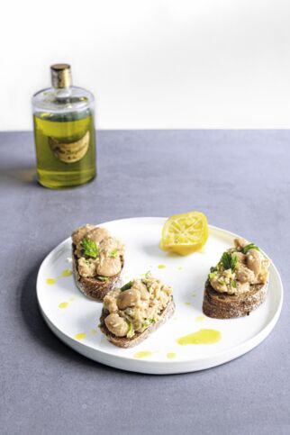 Hummus aus weißen Bohnen