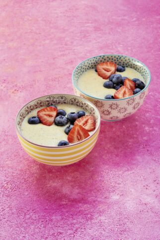 Frühstücksgrieß mit Beeren Frühstücksgrieß mit Beeren