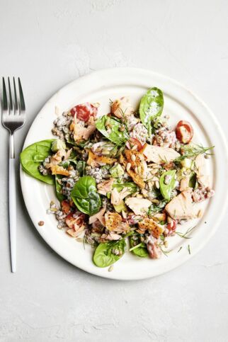 Linsen-Avocado-Salat mit Lachs Linsen-Avocado-Salat mit Lachs