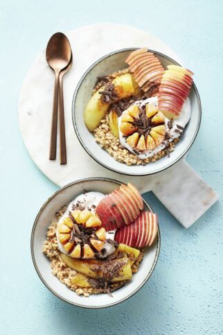 Schokoladige Kokos-Früchte-Bowl Schokoladige Kokos-Früchte-Bowl