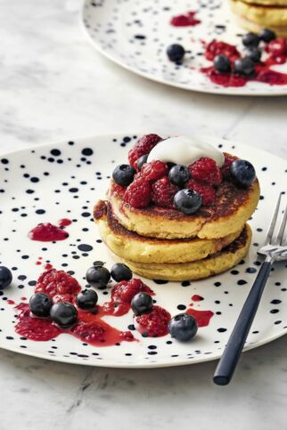 Mandel-Pancakes mit Beeren