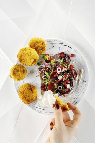 Süßkartoffel-Falafel
mit Rote-Bete-Salat Süßkartoffel-Falafel
mit Rote-Bete-Salat
