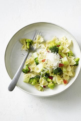 Scharfe Farfalle mit Brokkoli Scharfe Farfalle mit Brokkoli