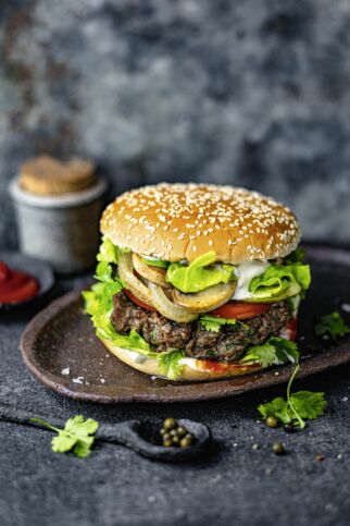 Wildburger mit 
Koriandergrün
