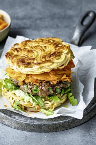 Ramenburger mit Kimchi Ramenburger mit Kimchi