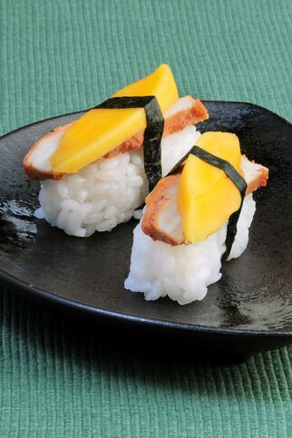 Nigiri-Sushi mit Tandoori-Huhn