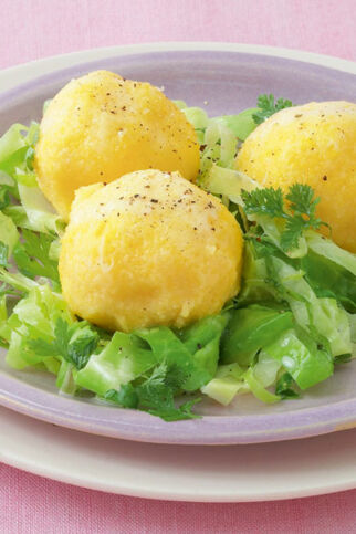 Polentaknödel auf Sahne-Spitzkohl Polentaknödel auf Sahne-Spitzkohl