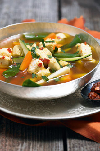 Orientalische Hühnersuppe