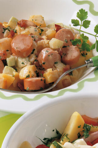 Kartoffelgulasch mit Würstchen Kartoffelgulasch mit Würstchen