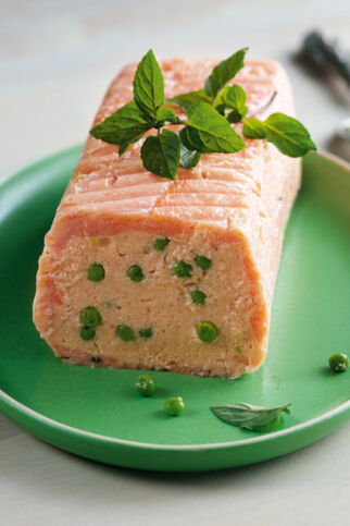 Lachsterrine mit grünen Erbsen Lachsterrine mit grünen Erbsen