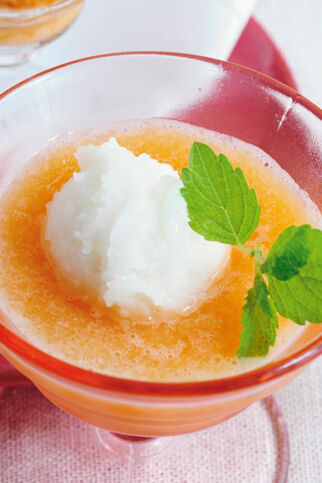 Geeiste Pfirsich-Melonen-Suppe Geeiste Pfirsich-Melonen-Suppe