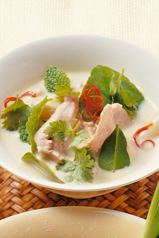 Hühnersuppe mit Kokosmilch