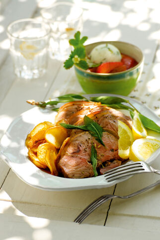 Aroma-Lamm mit Knuspersalbei Aroma-Lamm mit Knuspersalbei