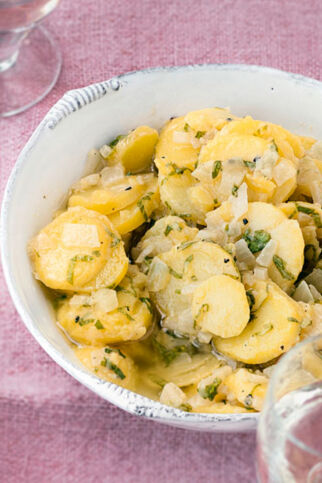 Kartoffelsalat mit Zwiebeln Kartoffelsalat mit Zwiebeln