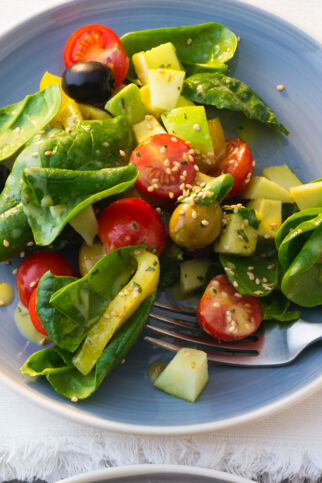 Spinatsalat mit Avocado Spinatsalat mit Avocado