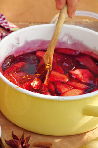 Konfitüre mit Äpfeln, Birnen und Zwetschgen Konfitüre mit Äpfeln, Birnen und Zwetschgen