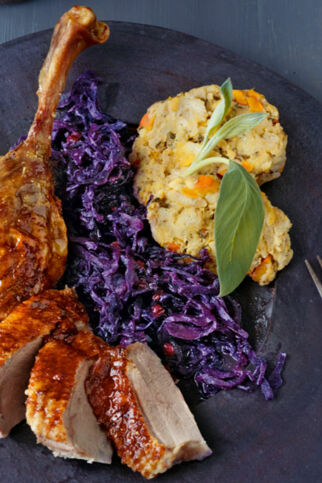 Gänsebraten mit Kürbisknödelfüllung Gänsebraten mit Kürbisknödelfüllung