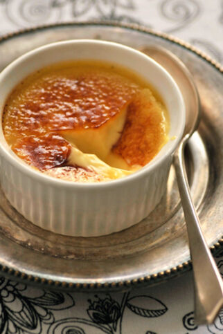 Crème brûlée mit Passionsfrucht