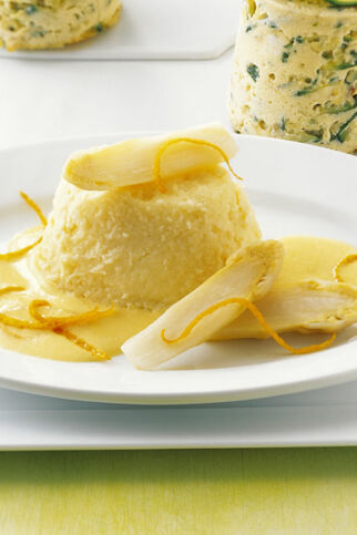 Spargelflan mit Orangensabayon Spargelflan mit Orangensabayon
