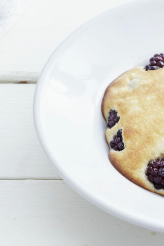 Brombeeren mit Mandelhaube Brombeeren mit Mandelhaube