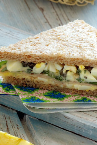 Tramezzini mit Ei und Pute Tramezzini mit Ei und Pute