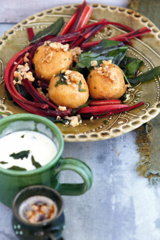 Walnussklöße mit Gorgonzolasauce Walnussklöße mit Gorgonzolasauce