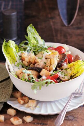 Blattsalat mit Seidentofu-Dressing Blattsalat mit Seidentofu-Dressing