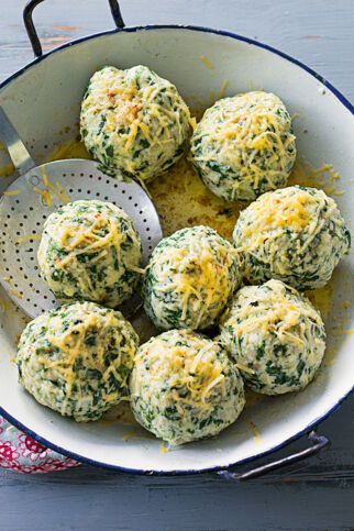 Spinatknödel mit Nussbutter Spinatknödel mit Nussbutter