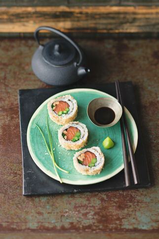 Ura-Maki mit Lachs und Spargel Ura-Maki mit Lachs und Spargel