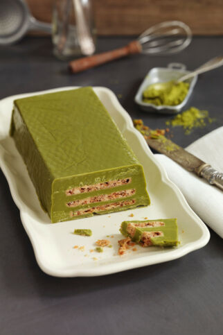 Keks-Schichttorte mit Matcha Keks-Schichttorte mit Matcha