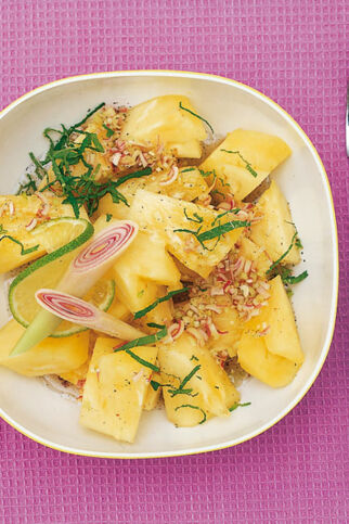 Ananassalat mit Zitronengras Ananassalat mit Zitronengras