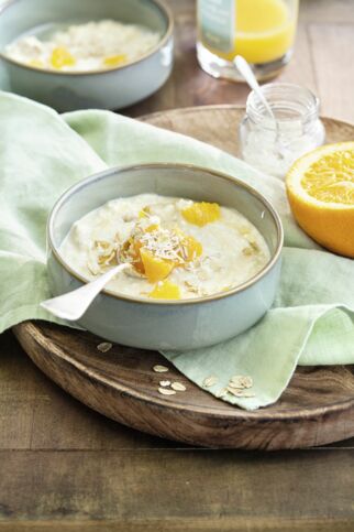 Hüttenkäse mit Orange und Kokosnuss Hüttenkäse mit Orange und Kokosnuss