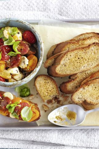 Bruschetta mit Tomaten-Kompott Bruschetta mit Tomaten-Kompott