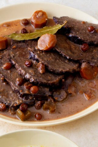 Sauerbraten mit Wurzelgemüse