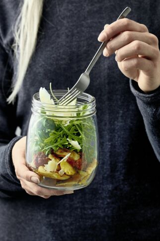 Gebackener Pastinakensalat mit rotem Pesto Gebackener Pastinakensalat mit rotem Pesto