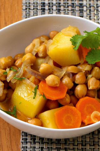 Kichererbsen-Möhren-Kartoffelcurry